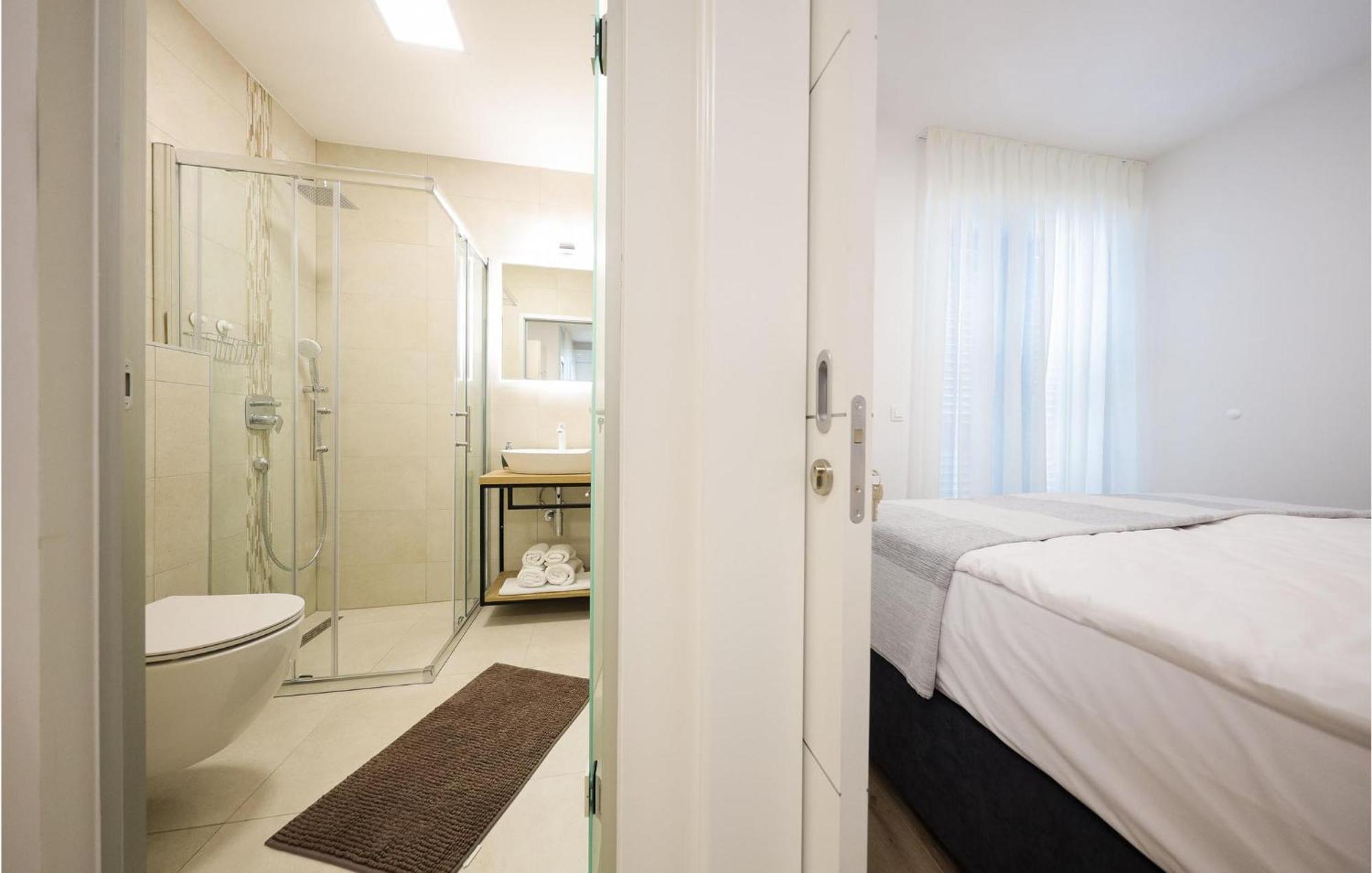 Lovely Apartment In Zadar With Wifi Luaran gambar