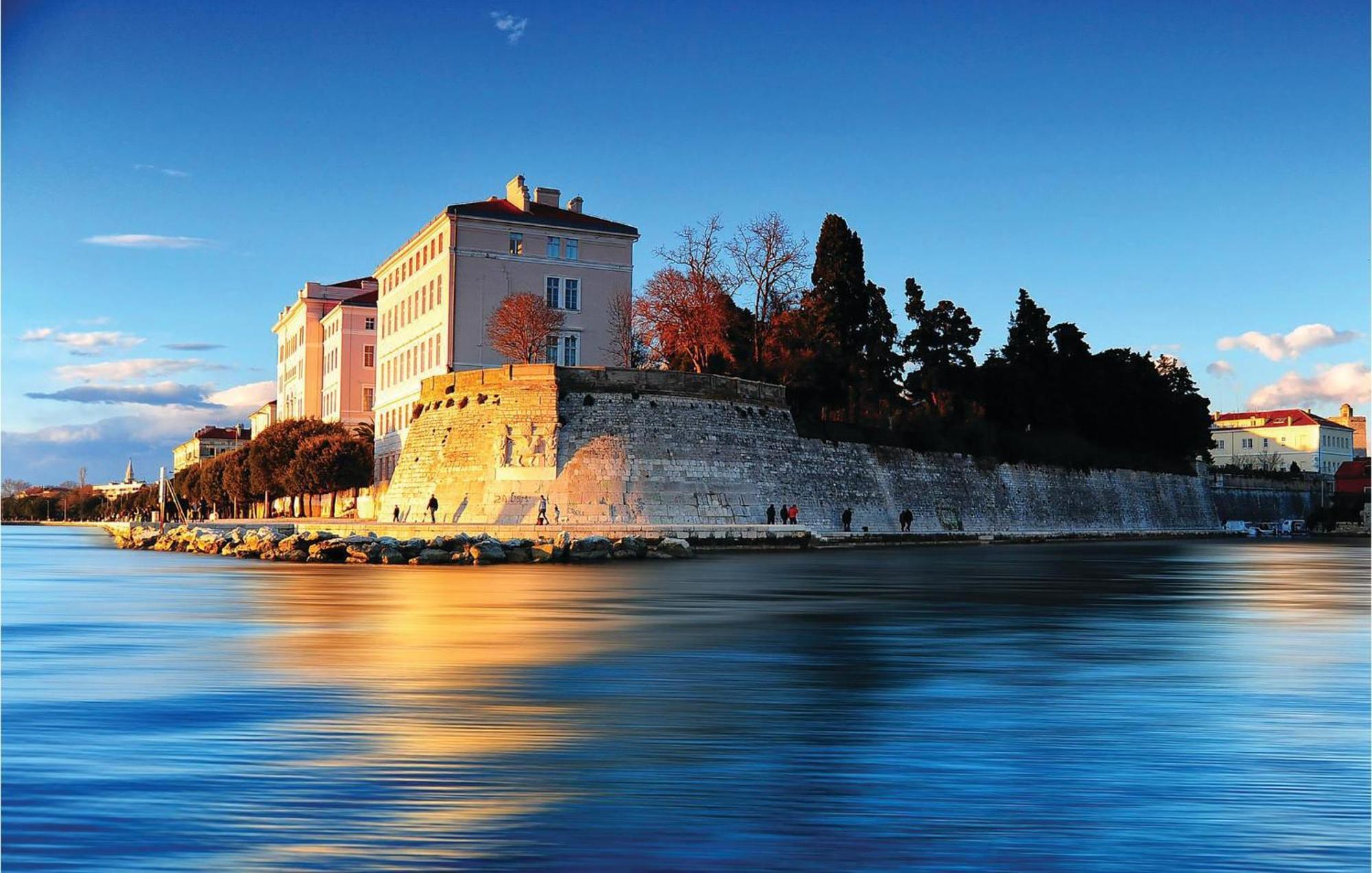 Lovely Apartment In Zadar With Wifi Luaran gambar