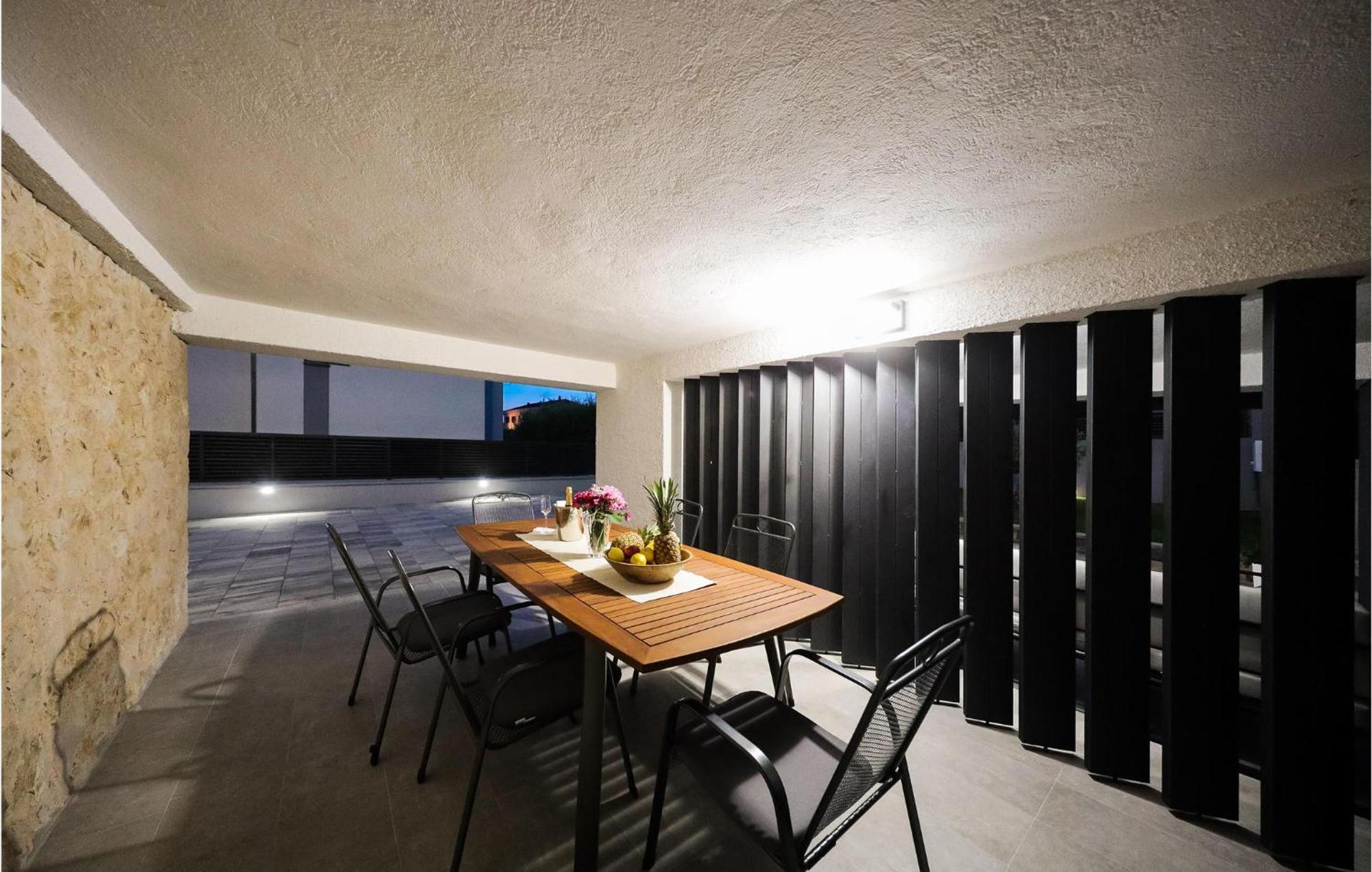 Lovely Apartment In Zadar With Wifi Luaran gambar