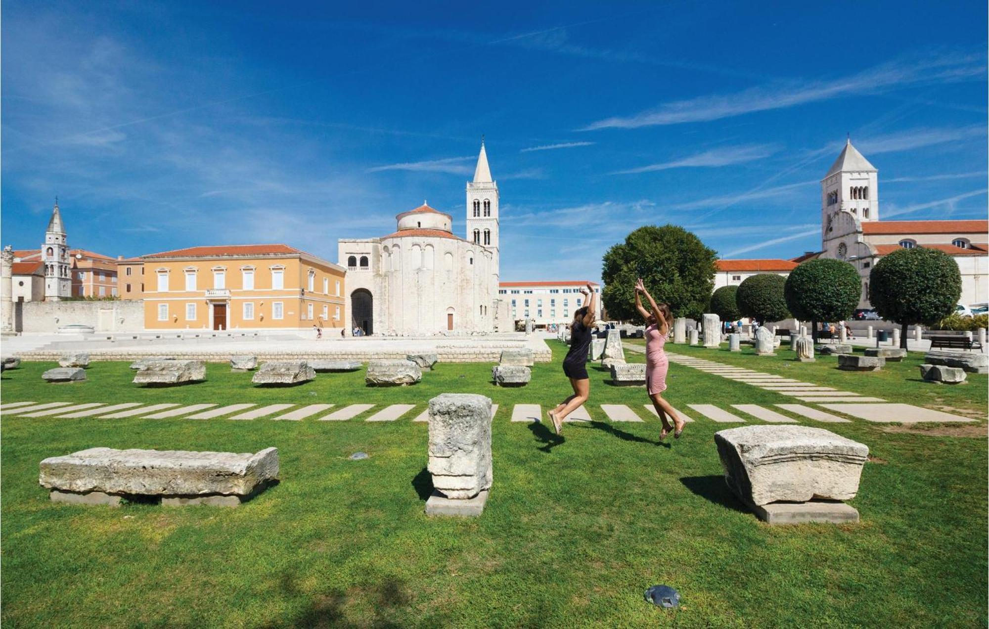 Lovely Apartment In Zadar With Wifi Luaran gambar